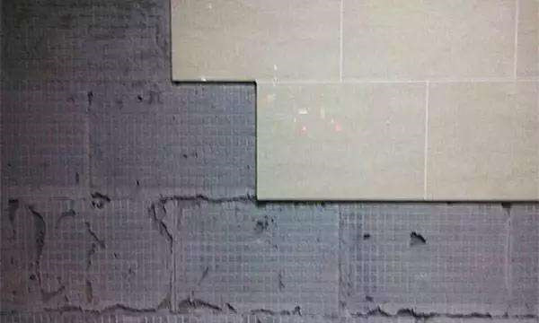 瓷片施工需要泡水嗎