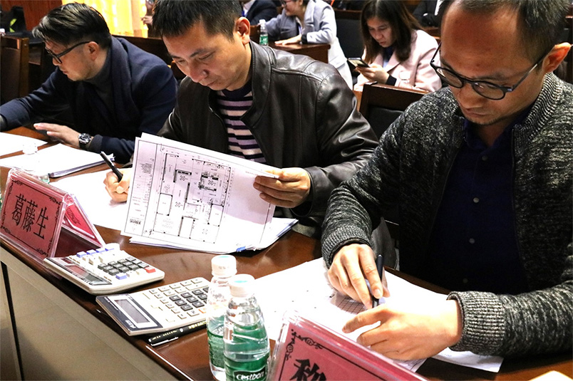 評委團現場打分評選
